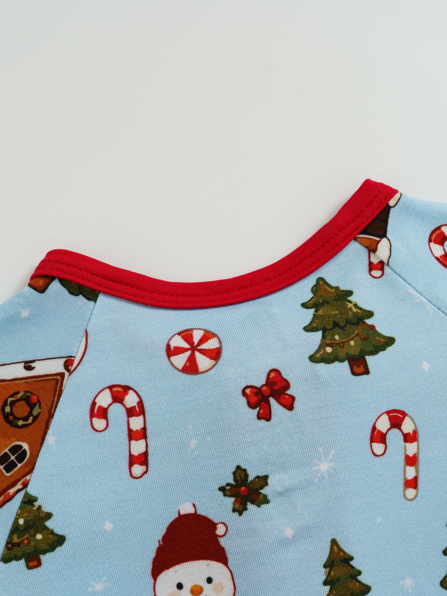 Christmas Cottage – Holiday Bamboo Zipper Sleeper – With Grippers