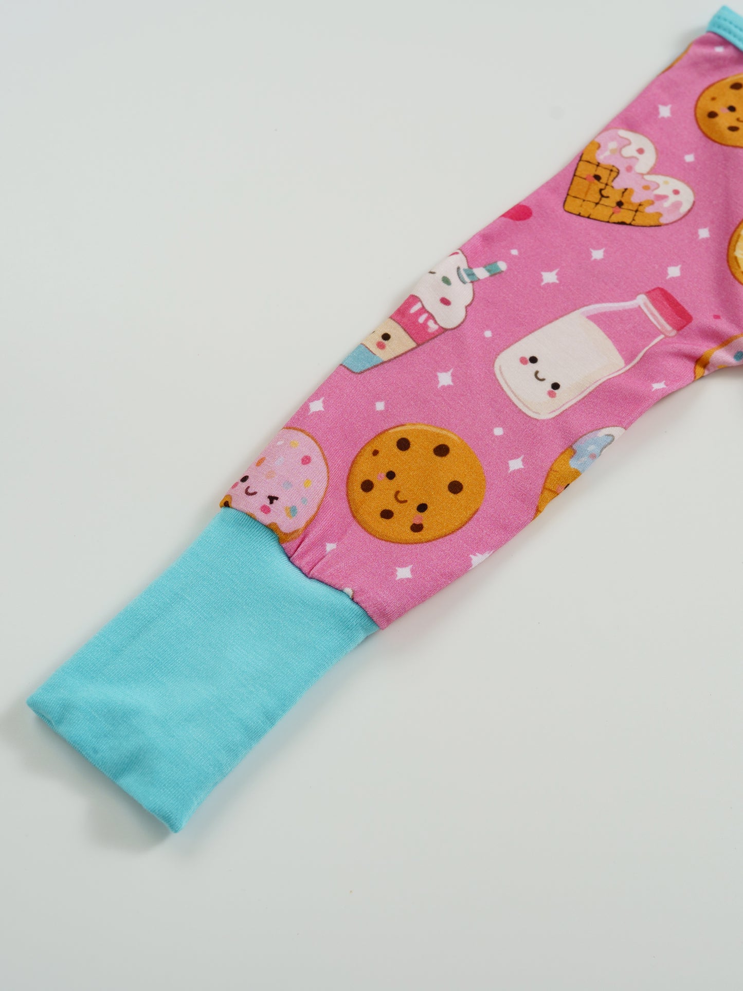 Donut Dreams – Sweet Treat Bamboo Zipper Sleeper – Without Grippers